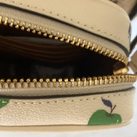 Coach Green Apples 🍏 Crossbody - Picture 3 of 5